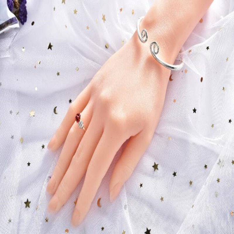 2025 Real Female Hand Mannequi - Body Jewelry Plus recension och pris