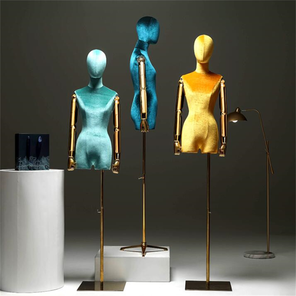 Full Female Gold Hand Mannequi - Body Jewelry Plus recension och pris