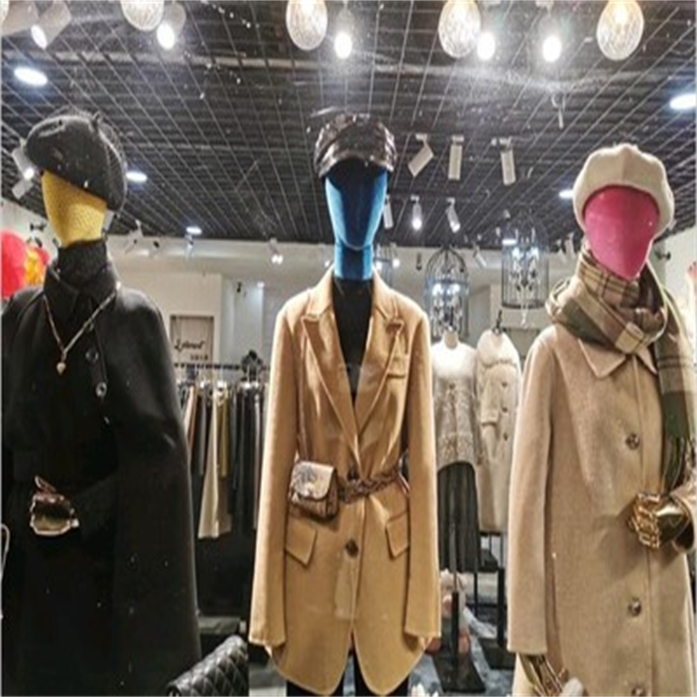 Full Female Gold Hand Mannequi - Body Jewelry Plus recension och pris