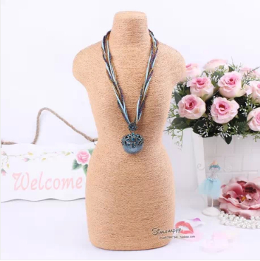 Fashionable White Jewelry Bust - Body Jewelry Plus recension och pris