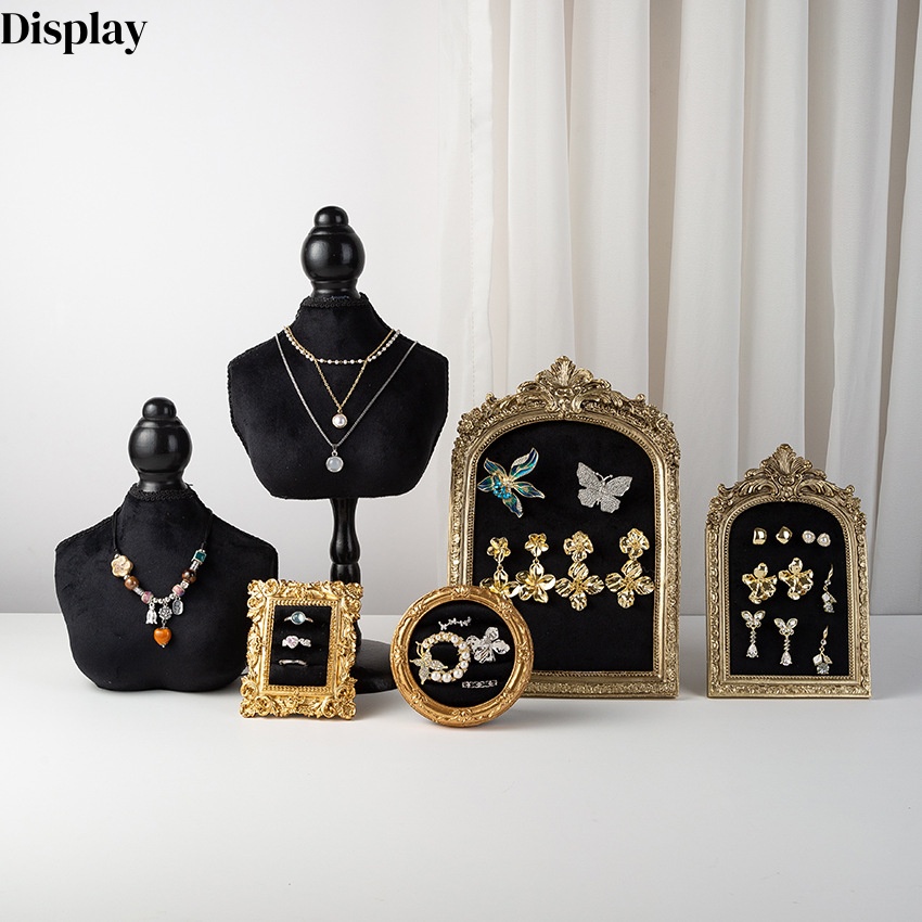 Black Velvet Bust Form Jewelry - Body Jewelry Store recension och pris